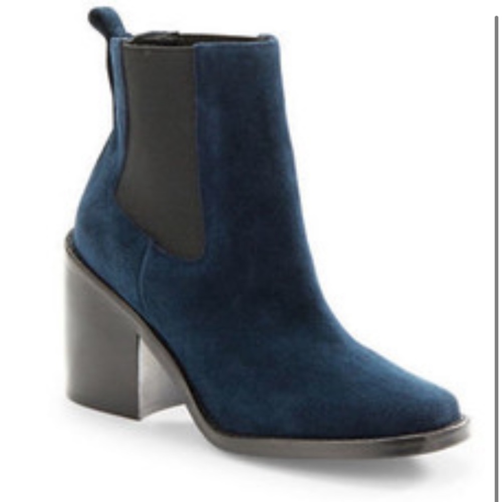 Design Lab Lord and Taylor Navy Suede ankle booties